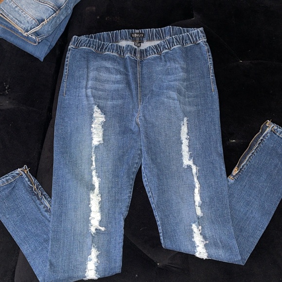 Jeans - Picture 3 of 4